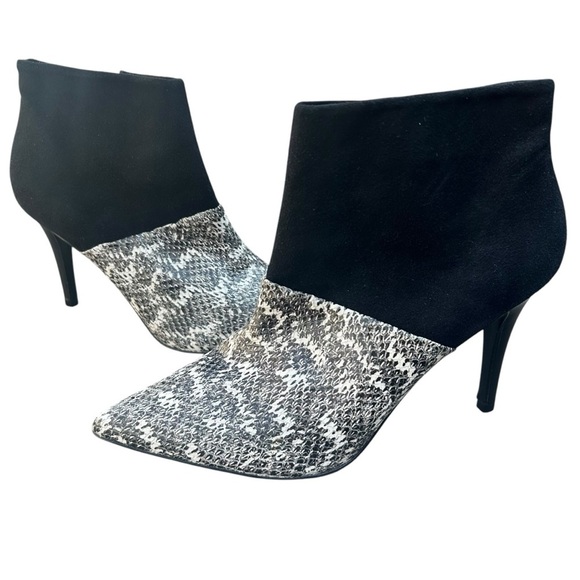 Trina Turk Snake Skin Suede Ankle Boots 9.5 Black Mob Wife Stiletto - Picture 1 of 12